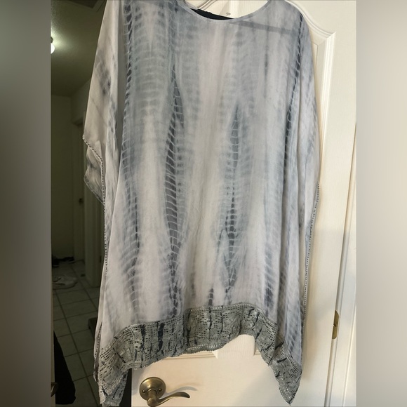 Zara basic swim suit cover up , beautiful pattern perfect condición new out tags - Picture 1 of 5